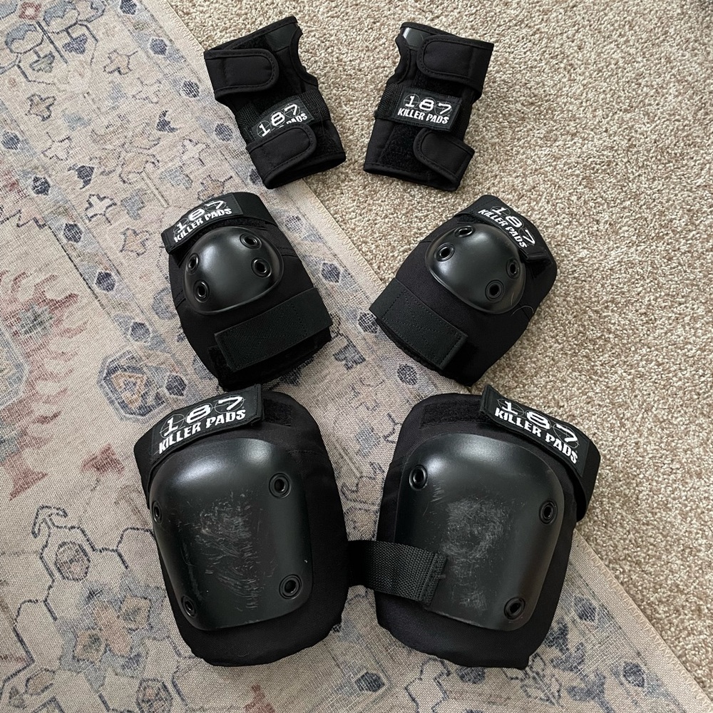 Skating pad set